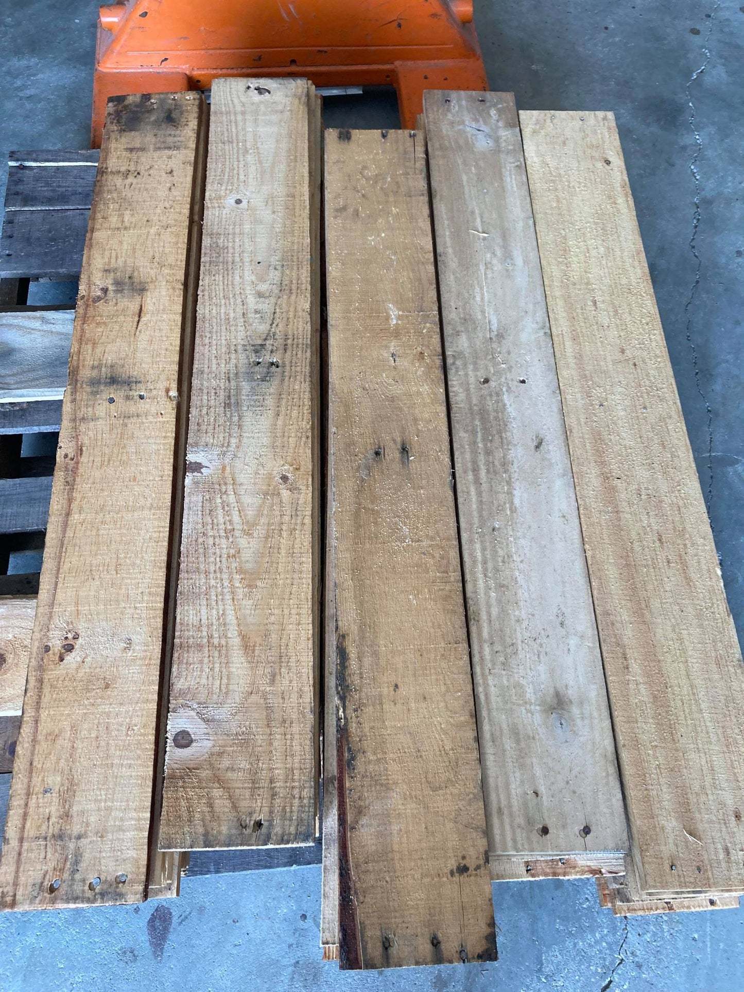 Wide Reclaimed Pine Pallet Boards